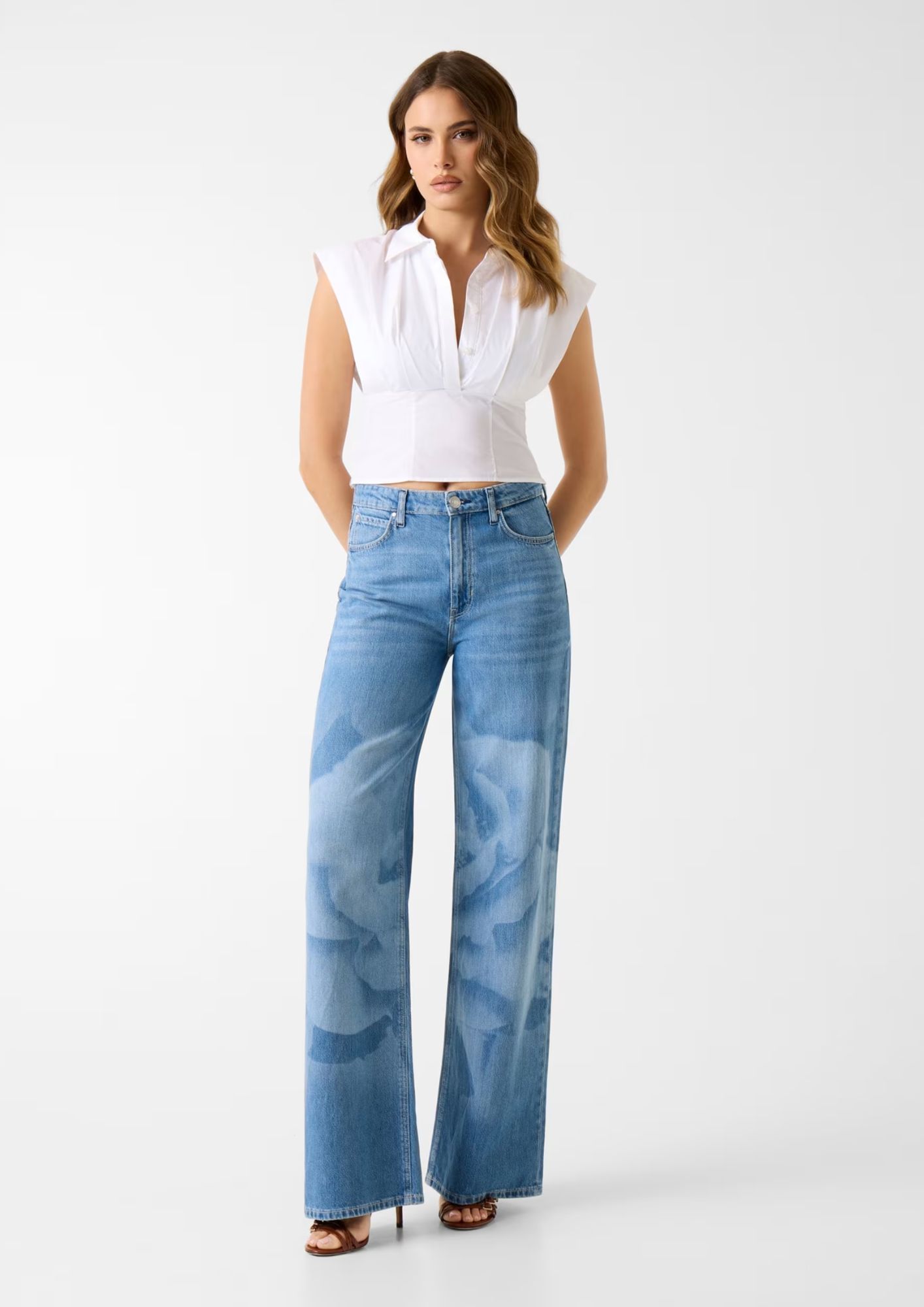 Smanicato GUESS modello W6RH95 W2399 colore G011 - immagine 2